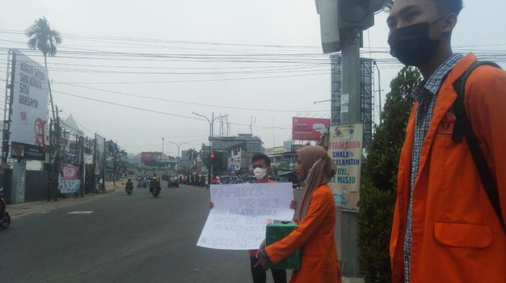 Peduli dan prihatin terhadap korban kebakaran di Mendahara Tanjabtim, Mahasiswa UNJA turun ke jalan galang dana. Hal ini di lakukan, agar membantu para korban dalam bencana alam tersebut. 