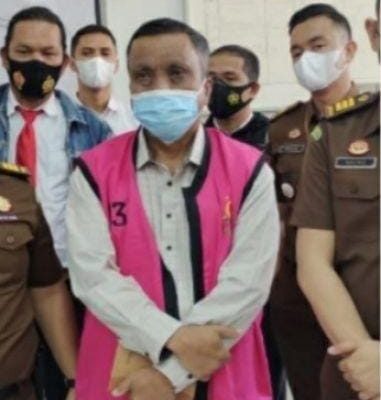 Mantan Kadis Perkim Kota Sungai Penuh, Nasrun ST MT divonis 7 tahun penjara, Kamis (10/06/2021). Ia terbukti korupsi, di Dinas Perkim tahun anggaran 2017, 2018 dan 2019.