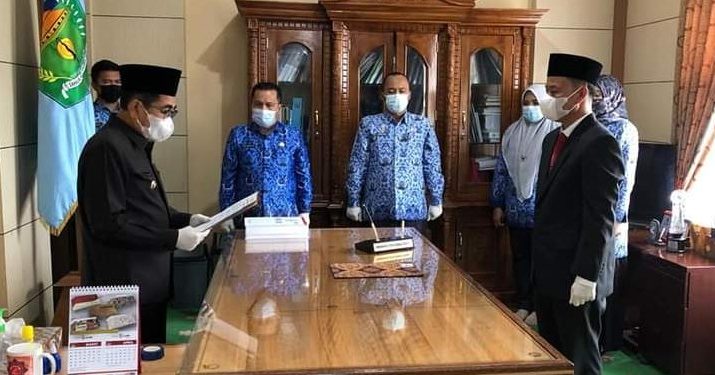 Walikota H Asafri Jaya Bakri atau AJB, kembali melantik dan mengambil sumpah Alpian, sebagai penjabat Pj Sekretaris Daerah Sekda Kota Sungai Penuh, Senin (17/5).