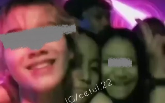 Lagi-lagi video viral beredar dan gegerkan publik, di mana dalam tayangannya tampak bebera cewek berpakaian seksi hina polisi. Mereka bilang, tak mau pulang maunya digoyang.