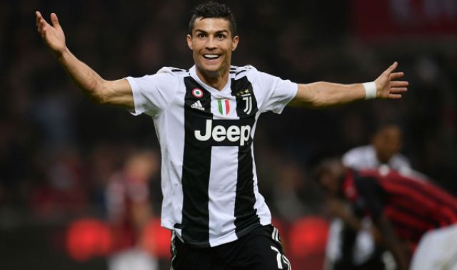 Kapten Timnas Portugal, Cristiano Ronaldo resmi bertahan di Juventus. Hal ini di tegaskan langsung oleh Wakil Presiden Nedved baru-baru ini.