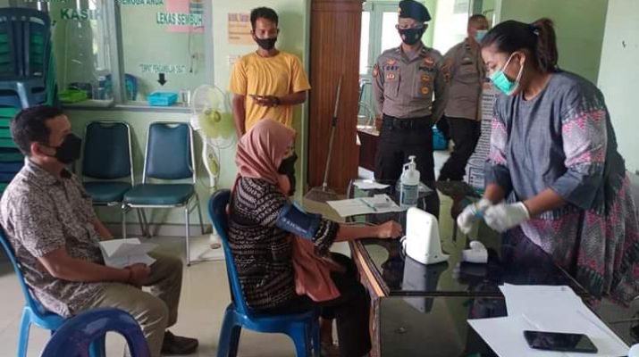 Polres Muaro Jambi kembali gelar Vaksinasi Covid -19 tahap kedua. Sebanyak 850 dosis vaksin di peruntukan bagi masyarakat umum, di Kabupaten Muaro Jambi.