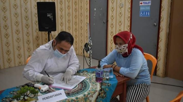 Dalam rangka memutuskan mata rantai Covid-19 di Provinsi Jambi, sebanyak 80 warga Binaan Lapas Perempuan kelas IIB Jambi Divaksin, Rabu (28/07/2021). 