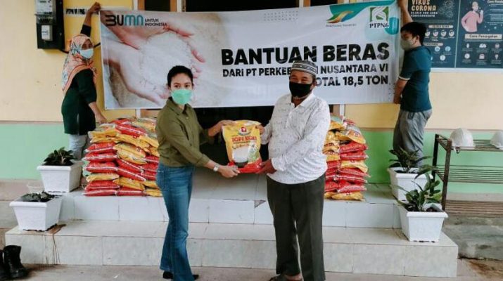 Menyikapi PPKM Darurat yang di instruksikan Pemerintah Pusat kepada beberapa kota, yang melonjak kasus covid 19 termasuk Provinsi Jambi, PTPN VI berikan bantuan beras sebanyak 18,5 Ton kepada masyarakat yang berada wilayah kerja Jambi-Sumbar.