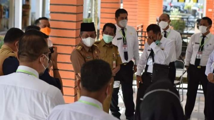 Wakil Gubernur Jambi Abdullah Sani, berkunjung Ke beberapa OPD untuk memastikan Seluruh program prioritas berjalan, dan pelayanan masyarakat harus berjalan baik serta di tingkatkan.
