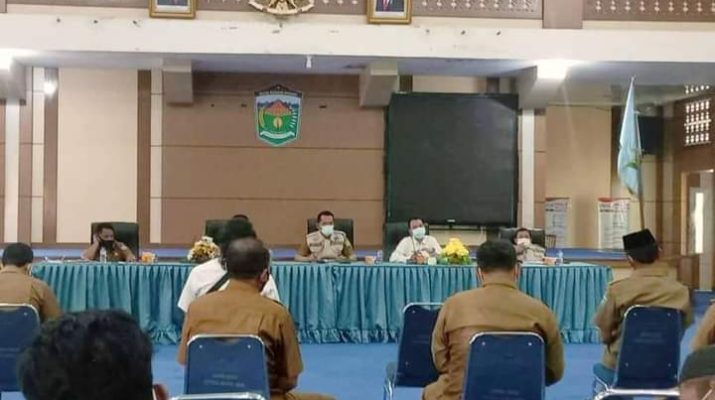 Tim Satgas COVID-19 melaksanakan rapat evaluasi, Pemberlakuan Pembatasan Kegiatan Masyarakat (PPKM) Level 3 di Kota Sungai Penuh. 