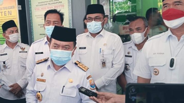 Peringatan soal pencopotan jabatan Direktur Rumah Sakit Milik Pemerintah Provinsi Jambi, yang di sampaikan Al Haris waktu lalu, tampaknya tidak akan direalisasikan. Betapa tidak, Gubernur Jambi sepertinya tak jadi pecat RSUD Raden Mattaher Jambi, ada Apa? Berikut penjelasannya.