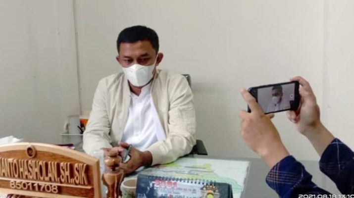 Kepolisian Mapolres Tanjung Jabung Barat (Tanjabbr), tengah melakukan penyelusuran terhadap penyebaran foto syur yang katanya warga Jambi, tersebar luas di akun Facebook milik Sarmila Sinta.