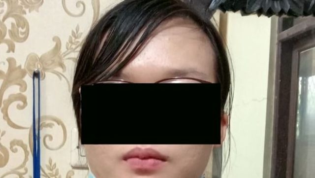 Gara-gara cinta tak di restui dan di tambah kondisi hamil di luar nikah, membuat dokter Merry Anastasia (MA) kalap. Dokter ini bakar bengkel sekaligus rumah pacarnya, menewaskan 3 orang sekeluarga.