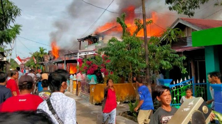 Kisah kelam di negeri ini kembali menyeruak, Kebakaran hebat kembali terjadi di wilayah Kabupaten Tanjung Jabung Barat (Tanjabbar), Selasa pagi (24/8/21).