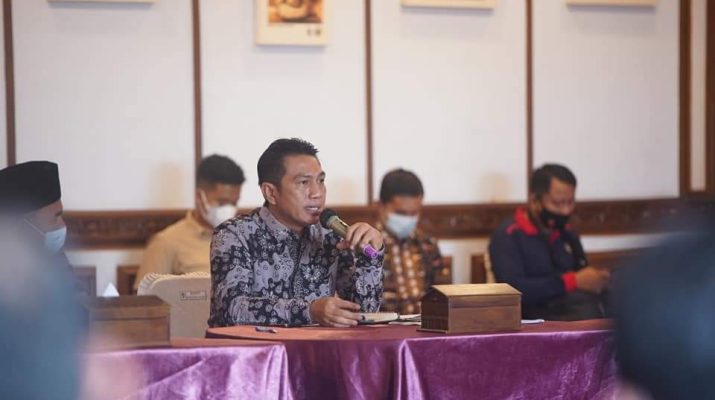 Bupati Batanghari Muhammad Fadhil Arief SE, mendapat apresiasi dari Kementrian Dalam Negeri (Kemendagri) atas pemenuhan pembayaran Insentif Tenaga Kesehatan Daerah, di Kabupaten Batanghari selama pandemi Covid-19 tahun 2021.