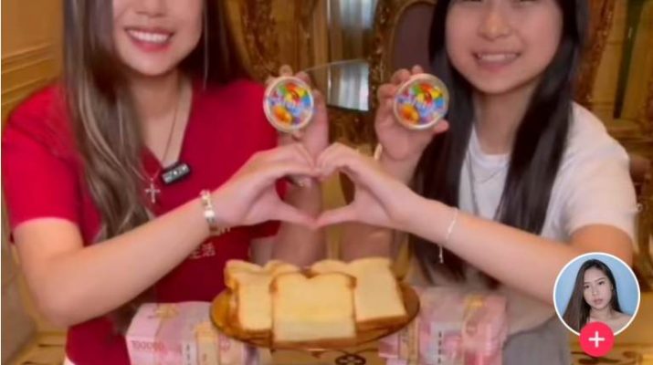 Sisca Kohl lagi-lagi bikin heboh. Kali ini Sisca Kohl jual roti panggang lewat video berjudul Ropang Kepiting Alaska & Caviar 1 Miliar Check di Tiktok. 