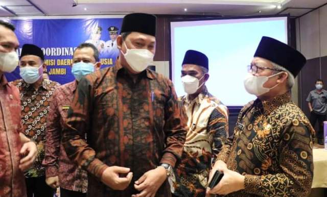 Wakil Bupati Kerinci Ir.H. Ami Taher mengikuti Rapat Koordinasi (Rakor) Kebijakan Fasilitasi Komisi Daerah Lanjut Usia atau Lansia  Provinsi Jambi, di Aston Hotel Jambi dari tanggal 28 hingga 30 Juli 2021.