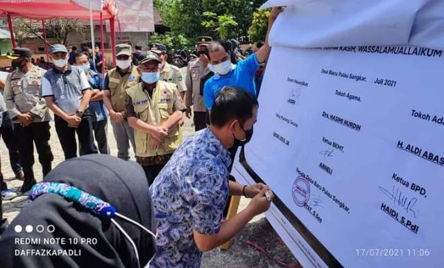 Wabup Ami Taher Hadiri Vaksinasi dan Deklarasi Penanganan Covid-19 di Batang Merangin KERINCI – Wakil Bupati atau Wabup Kerinci Ir. H. Ami Taher bersama Forkopimda