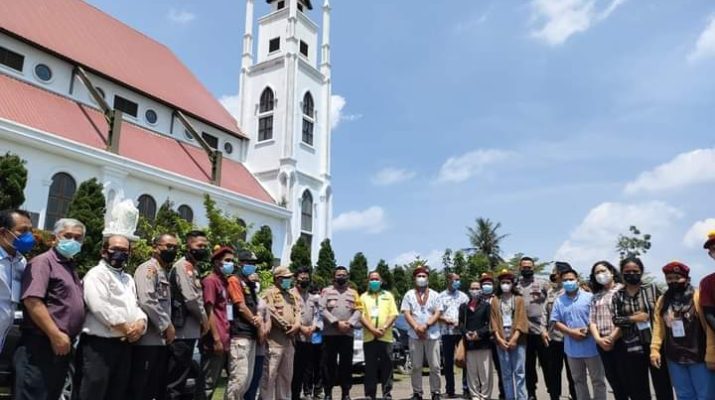 Polda Jambi bersama Pemuda Katolik, WKRI dan PMKRI Adakan gerakan Vaksinasi, yang berlangsung dengan lancar dan sukses.