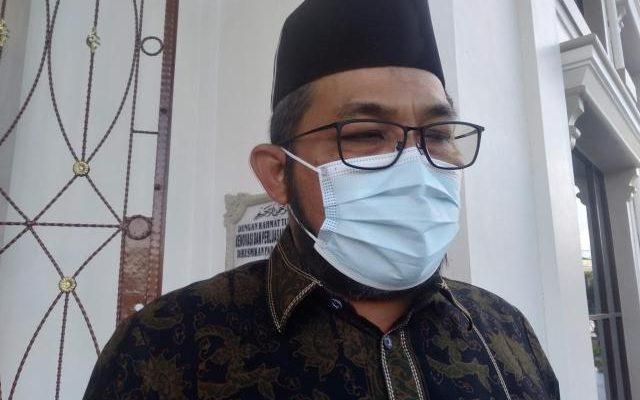 Beberapa bulan lalu, Pemerintah Pusat dalam hal ini Kementerian Keuangan mengeluarkan kebijakan bantuan Pemulihan Ekonomi Nasional (PEN), untuk di laksanakan hingga ke tingkat daerah provinsi Jambi. Jangan sampai ketinggalan, berikut penjelasan Sekda Provinsi Jambi, Sudirman.