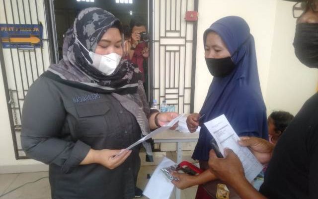 Melebur bersama masyarakat, Bupati Muaro Jambi tinjau pelaksanaan Gebyar Vaksinasi Pemkab bersama TNI/POLRI.