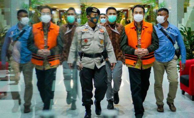 Wakil Ketua DPR RI Azis Syamsuddin, ditahan penyidik Komisi Pemberantasan Korupsi (KPK) atas kasus suap terhadap eks penyidik KPK Stepanus Robin Pattuju.