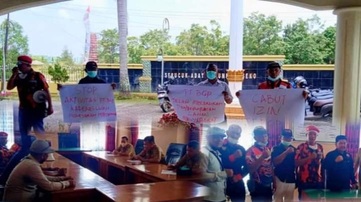 Kabupaten Sarolangun memang kaya akan Sumber daya alam (SDA), mulai dari Emas, Minyak Bumi hingga Batubara. tentu perusahaan asing melirik untuk berinvestasi. Belakangan, PT Repsol di di duga serobot lahan warga Sepintun, apa benar?