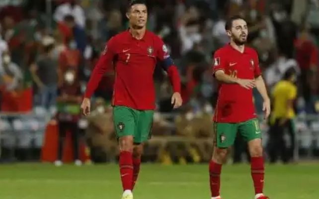 Tim Nasional (Timnas) Portugal bantai Qatar, dengan kemenangan 3-0 dalam laga persahabatan di Stadion Algarve, Minggu (10/10/2021). Dalam pertandingan itu, megabintang Portugal, Cristiano Ronaldo, kembali mencatatkan rekor di Eropa.