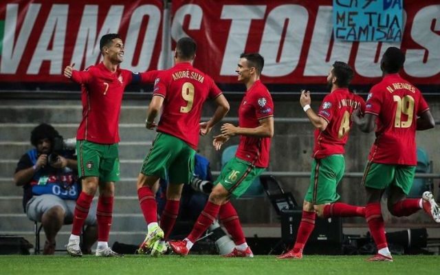 Cristiano Ronaldo mencetak rekor sebagai pesepak bola putra dengan torehan hattrick terbanyak, di ajang internasional. Tambahan rekor Hattrick Ronaldo ini, membukukannya saat membantu timnas Portugal menang 5-0 atas Luksemburg.