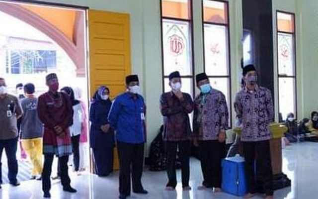 Wakil Gubernur Jambi Abdullah Sani, selaku Ketua Umum Lembaga Pengembangan Tilawatil Qur'an (LPTQ) Provinsi Jambi, meninjau Pelaksanaan MTQ Ke-50 Tingkat Provinsi Jambi. Bertempat di Kuala Tungkal, Kabupaten Tanjabbar, Senin (04/10/2021).
