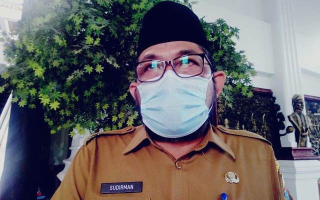 Belum lama, tepatnya 3 hari yang lalu, Mahasiswa gelar aksi demonstrasi terkait angkutan Batubara pada, Jumat (12/11/2021). Berikut penjelasan Sekretaris Daerah Provinsi Jambi, Sudirman terkait perkembangan terbaru angkutan Batubara.