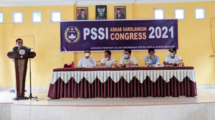 Asosiasi Kabupaten Persatuan Sepak Bola Seluruh Indonesia (Askab PSSI) Sarolangun periode 2017-2021 menggelar kongres tahun 2021, yang bertepatan di aula Kantor Camat Sarolangun, Sabtu (13/11/2021).