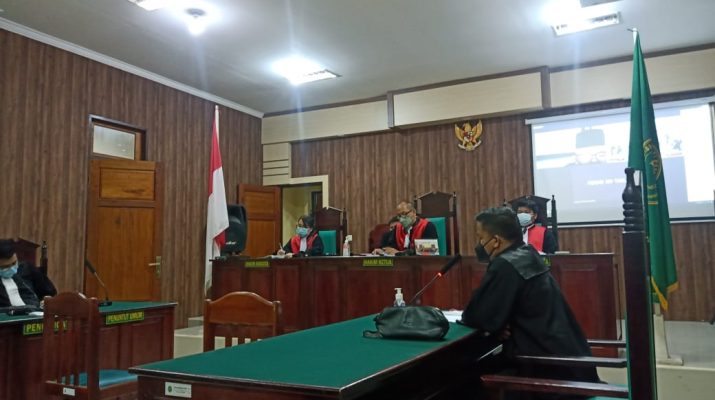 Kasus terdakwa pencurian Buah Tandan Sawit ( TBS) Milik PT. Makin Group yang melibatkan salah satu anggota DPRD Kabupaten Tanjabbar, Budi Azwar resmi di vonis bersalah oleh majelis hakim.