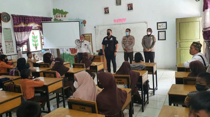 Respon Cepat Polsek Kumpeh ulu menanggapi pemberitaan yang membuat heboh masyarakat dan media sosial tentang berita percobaan penculikan anak siswi di Sekolah Dasar Negeri Kasang Pudak pada Selasa 14 Desember 2021 kemarin.