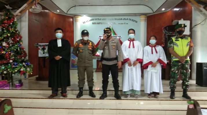 Perayaan Hari Natal, rutin di peringati pada 25 Desember oleh umat Kristiani tiap tahun. Begitu pula di Muaro Jambi, tampak berjalan dengan kondusif. Sampaikan pesan Natal, Pendeta sebut saling mengasihi antar sesama umat manusia