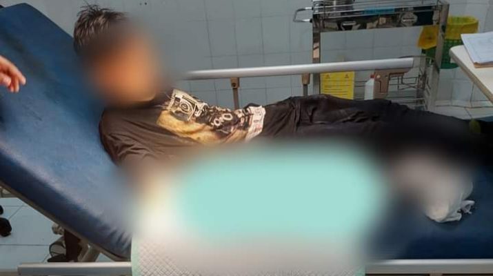 Salah seorang pelajar berinisial MF (17) asal Desa Sungai Baung Kecamatan Muara Bulian Batanghari, harus dilarikan ke Rumah Sakit akibat dikeroyok orang tak di kenal (OTK).