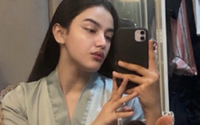 Lagi-lagi dunia hiburan tanah air kembali heboh, di mana seorang artis sinetron ditangkap polisi di kamar hotel, lantaran terlibat prostitusi.