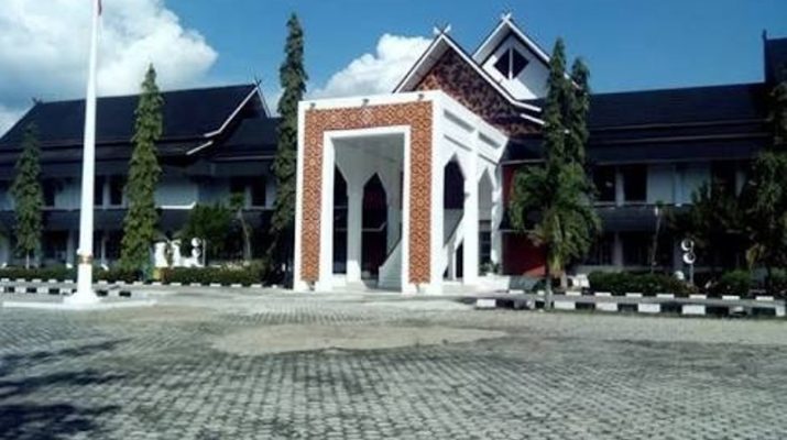 Senin (21/3/2022) Badan Musyawarah (Bamus) DPRD Merangin gelar rapat rolling AKD. Bila tak ada halangan, paripurna berlangsung pekan depan.