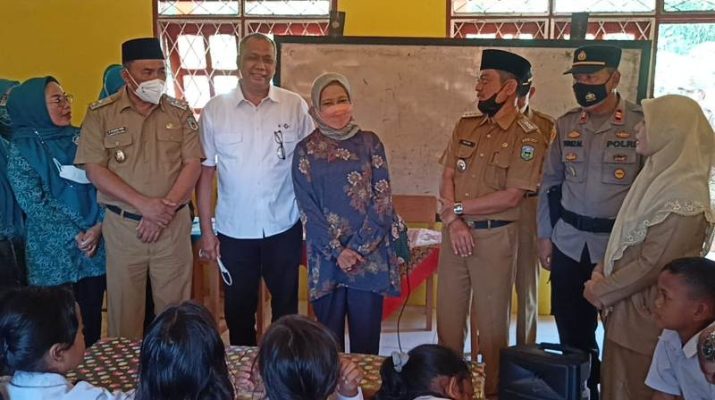 Teknologi saat ini sudah merambah penjuru dunia. Tak ketinggalan digitalisasi menjangkau Anak Rimba, Wabup Sarolangun sampaikan apresiasi