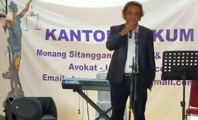 Usai Majelis Hakim nyatakan Ketua KPU Tanjung Jabung Timur, Nurkholis bebas, Mardiana turut menghirup udara bebas pada sidang Senin (11/4/22)