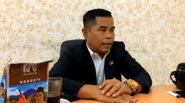 Fraksi PDIP lontarkan kritik keras terkait pengelolaan keuangan di Jambi. Fraksi PAN angkat komentar soal temuan BPK RI