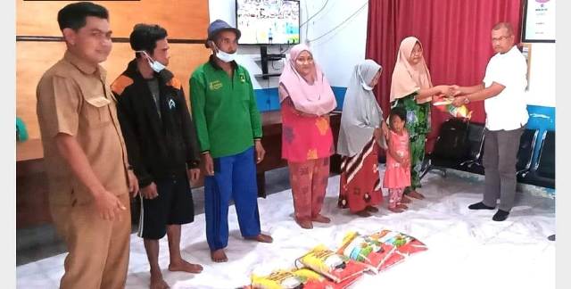 PTPN VI terus meningkatkan kepedulian dan kebermanfaatan bagi masyarakat. Jelang Idul Adha, PTPN VI melalui Unit Usaha Lagan berbagi sembako.