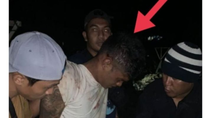 2 personel polisi Polres Limapuluh Kota yang menyamar sebagai pembeli narkoba ditusuk pengedar narkoba saat akan menangkap mereka.