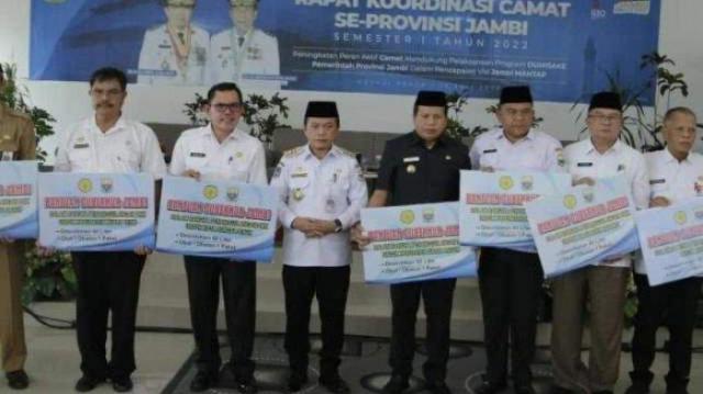Gubernur Jambi H Al Haris hadiri Rakor Camat Se-Provinsi Jambi di Sungai Penuh. Semester I di Aula Grand Kerinci Hotel Kota Sungai Penuh.