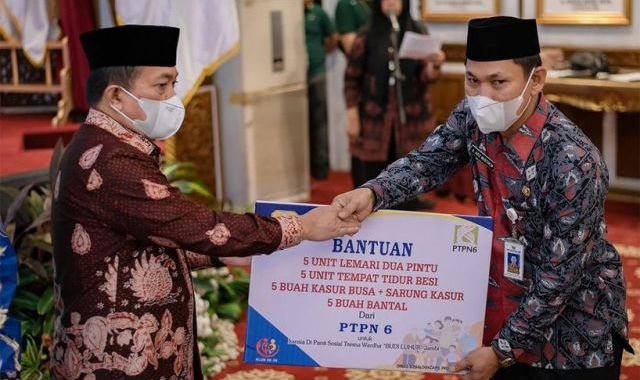 Peduli akan Lansia, PTPN VI salurkan bantuan TJSL ke PSTW Budi Luhur. Hal ini sekaligus mengapresiasi penghargaan