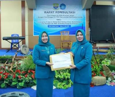 Tim Penggerak TP-PKK Provinsi Jambi mempercayai TP-PKK Sungai Penuh Promosikan Produk. TP-PKK Sungai Penuh