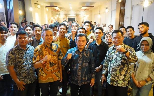 Gubernur Silaturahmi dengan Mahasiswa Jambi Sumbar