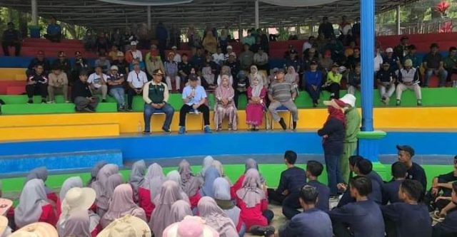 Bupati meninjau kesiapan lokasi pelaksanaan Festival Kerinci yang rencananya dibuka pada tanggal 6 November, di Dermaga Danau Kerinci, Jum’at (04/11/2022).