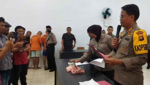 Kepala Sekolah (Kepsek) di Merangin jadi tersangka usai gasak dana BOS ratusan juta rupiah. Keduanya selewengkan dana BOS sebesar Rp 541 juta. 