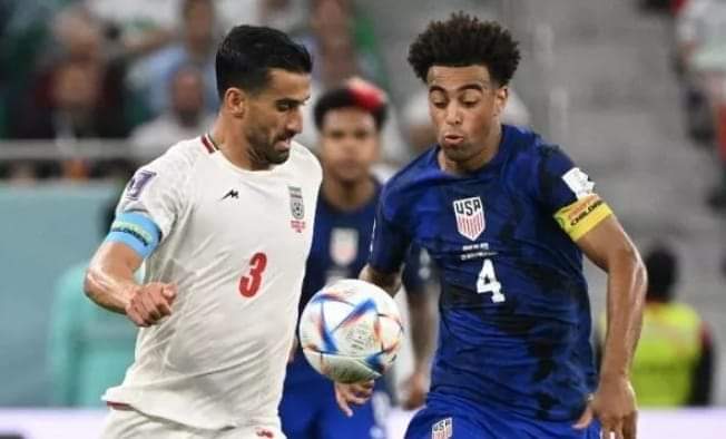 Pemuda Iran di bunuh karena rayakan kekalahan Iran atas Amerika Serikat di Piala Dunia 2022. Penembaknya ada lah pasukan keamanan Iran.