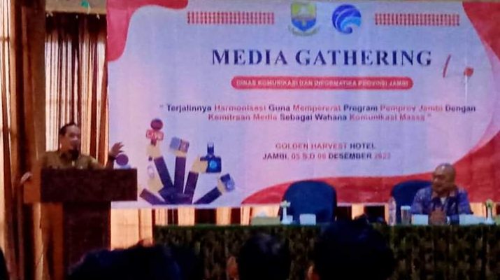 Dalih para Organisasi Perangkat Daerah atau OPD di lingkungan Pemerintah Provinsi (Pemprov) Jambi, minta surat saat hendak di temui wartawan untuk wawancara di bantah Staf Ahli Gubernur Bidang Pemerintahan Hukum dan Politik, Dr. Doni Iskandar, S. Sos. M.T. Menurutnya, tidak ada aturan tersebut baik dari Gubernur maupun lainnya.