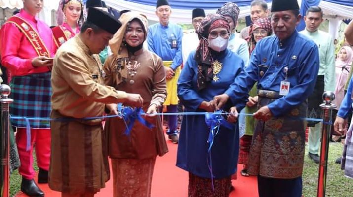Gubernur Jambi, Al Haris menyatakan Pemerintah Provinsi (Pemprov) Jambi terus berupaya dan mendorong untuk meningkatkan pertumbuhan perekonomian, salah satunya dengan mengadakan Jambi Mantap Expo 2023.