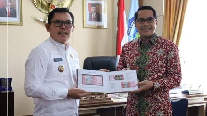 Walikota Ahmadi Zubir menerima kunjungan kerja Kepala Bank Indonesia Kantor Perwakilan Jambi yang baru. (10/2)