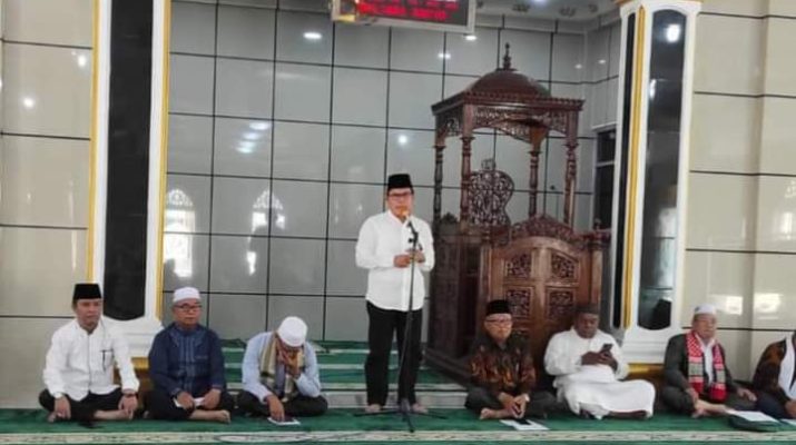 Walikota Sungai Penuh, Ahmadi Zubir, hadiri Pengkajian Ulama Kabupaten Kerinci-Kota Sungai Penuh, di Masjid Al Akbar Desa Gedang, Ahad (12/2). 